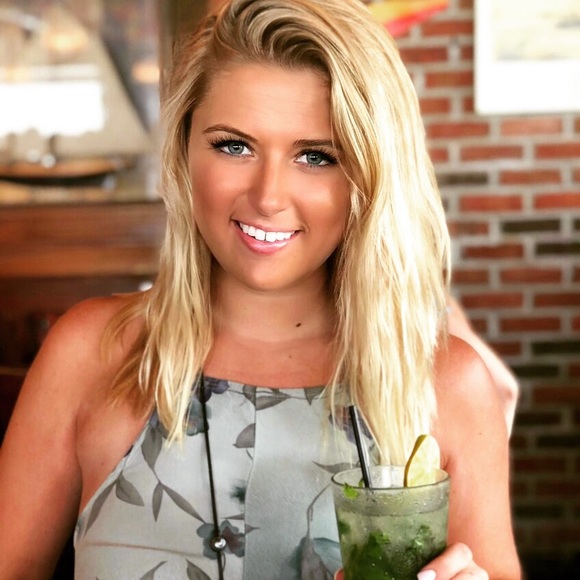 Meet your Posher, Taylor - Picture 1 of 1